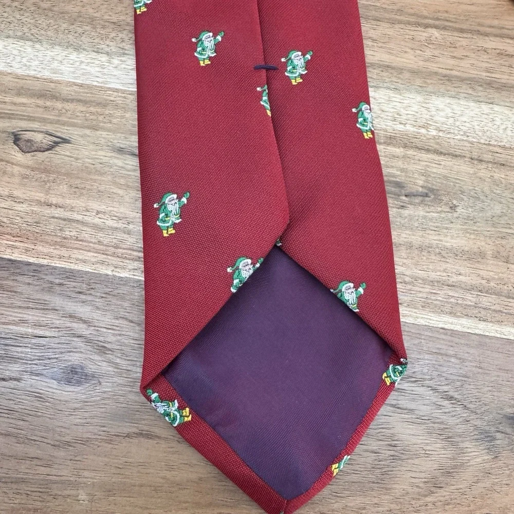 Wroxton Men's Tie Red Green Santas Christmas Santa Claus Festive Necktie - Picture 3 of 3